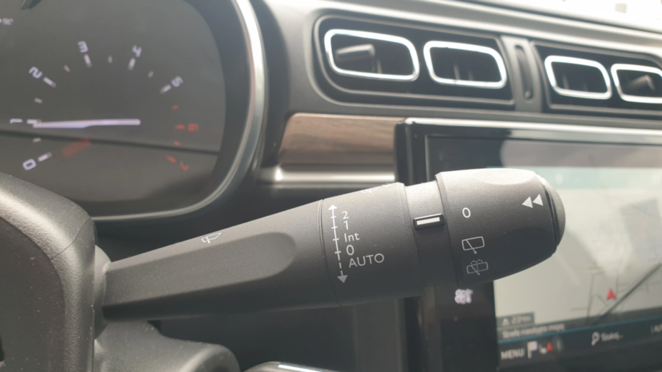 CITROEN C3 C3 1.2 PureTech Shine EAT6