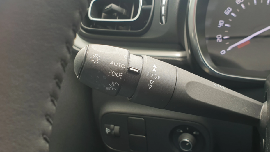 CITROEN C3 C3 1.2 PureTech Shine EAT6