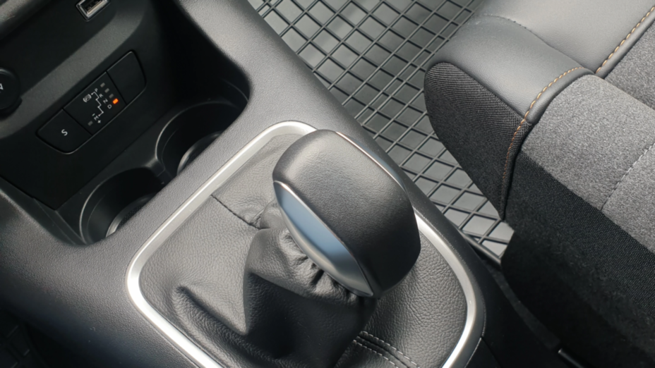 CITROEN C3 C3 1.2 PureTech Shine EAT6
