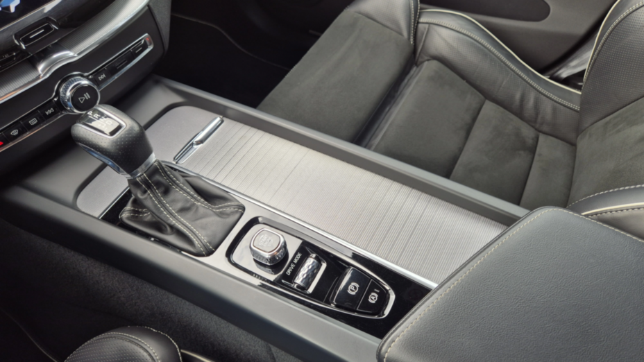 VOLVO XC60 XC60 T4 R-Design aut