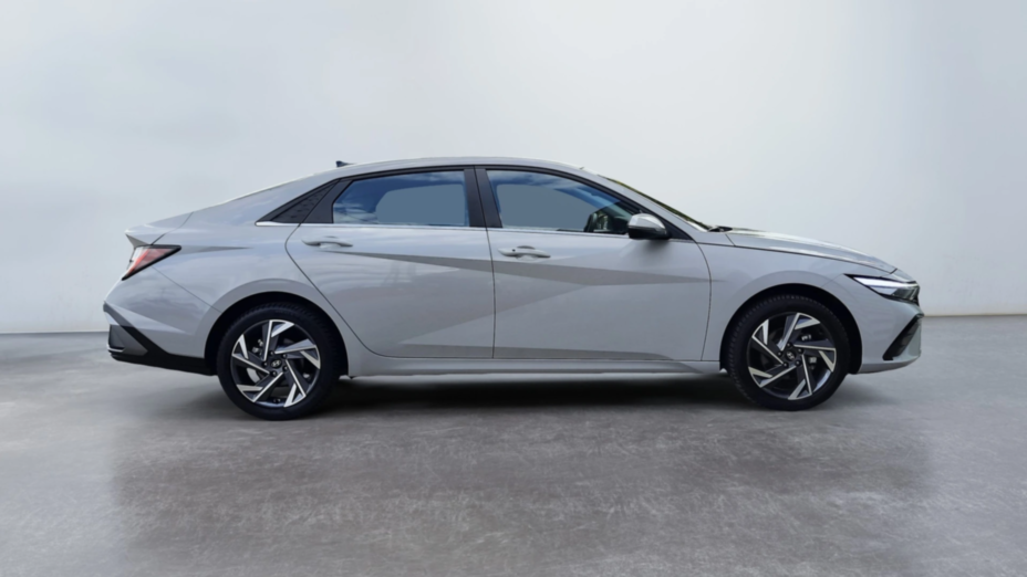 HYUNDAI Elantra Elantra 1.6 Smart CVT
