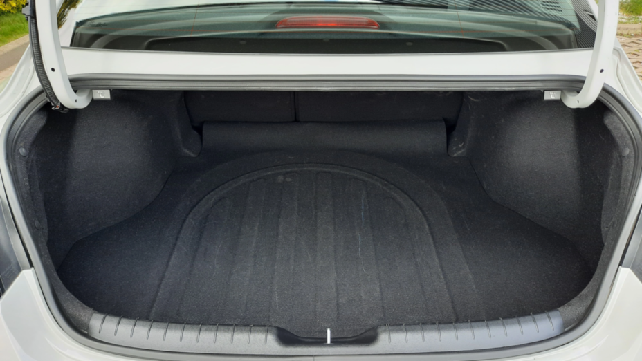 HYUNDAI Elantra Elantra 1.6 Smart CVT