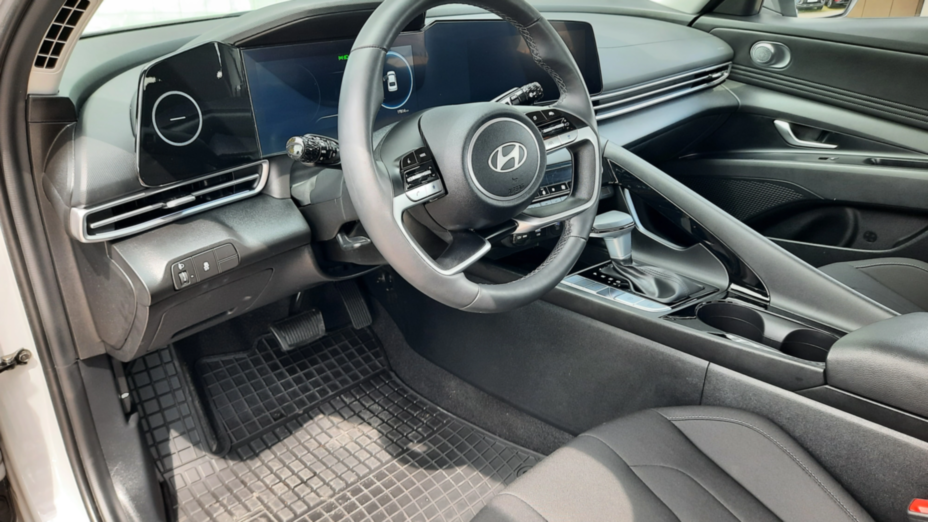 HYUNDAI Elantra Elantra 1.6 Smart CVT