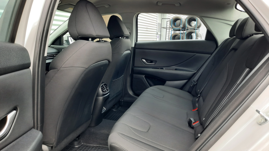 HYUNDAI Elantra Elantra 1.6 Smart CVT