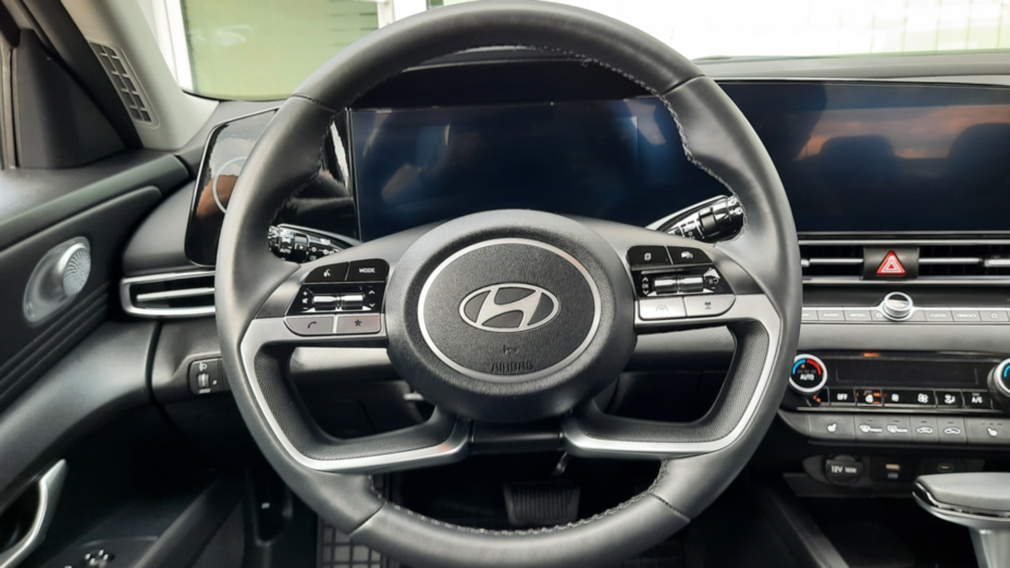 HYUNDAI Elantra Elantra 1.6 Smart CVT