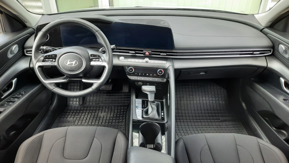 HYUNDAI Elantra Elantra 1.6 Smart CVT