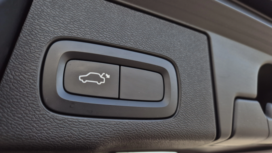VOLVO XC60 XC60 T4 R-Design aut