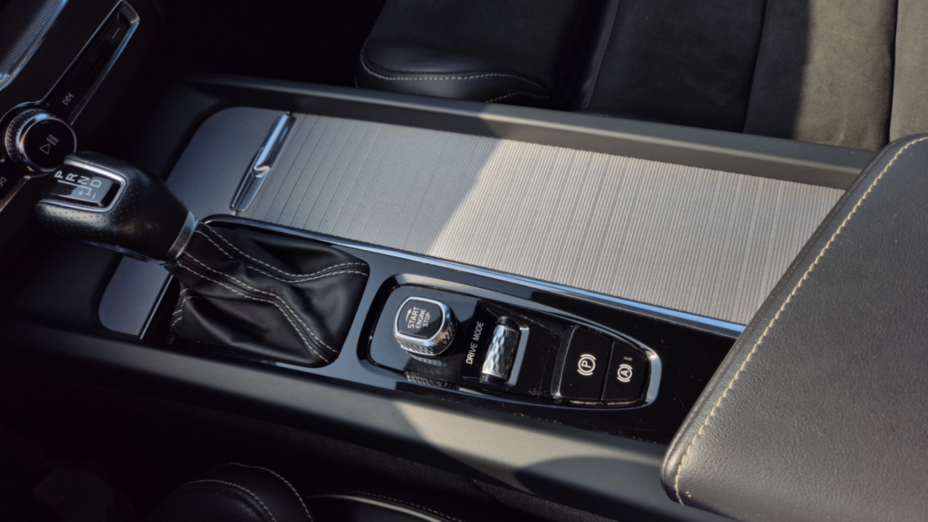 VOLVO XC60 XC60 T4 R-Design aut