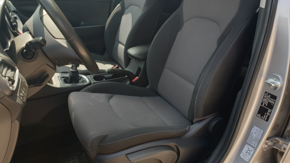 HYUNDAI i30 i30 1.5 DPI Classic +