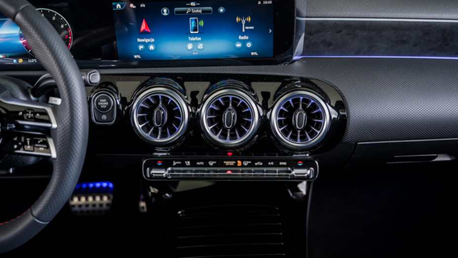 MERCEDES-BENZ CLA CLA 200 AMG Line 7G-DCT Nowy