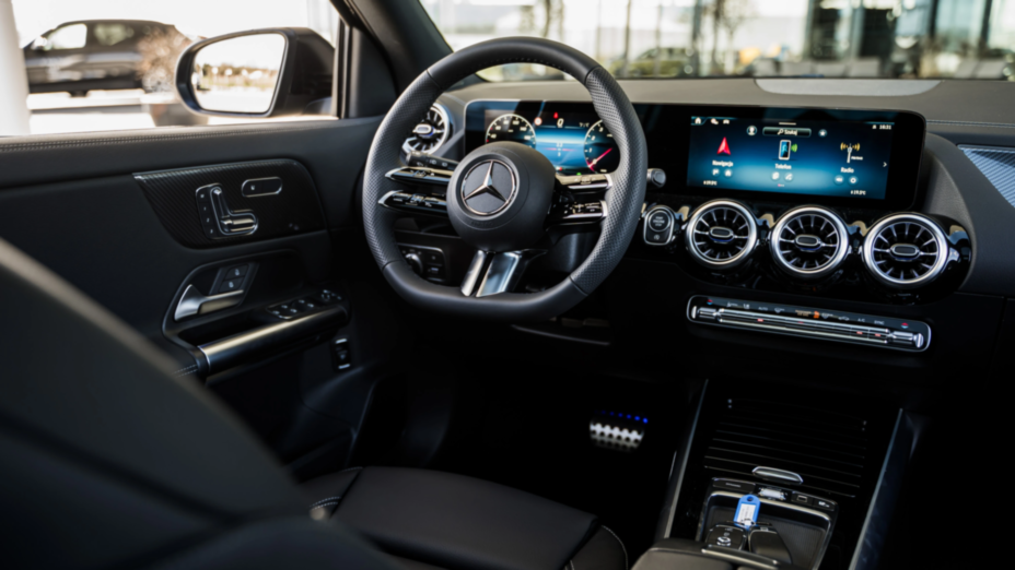 MERCEDES-BENZ GLA GLA 220 mHEV 4-Matic AMG Line 8G-DCT Nowy