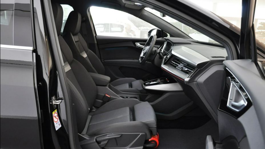 AUDI Q4 Q4 e-tron 35 52kWh Advanced