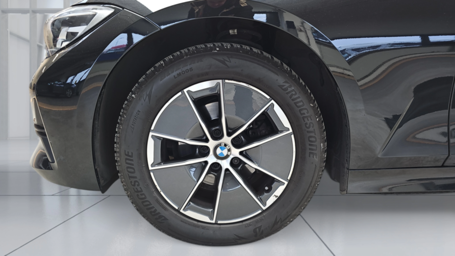 BMW Seria 3 318d Advantage