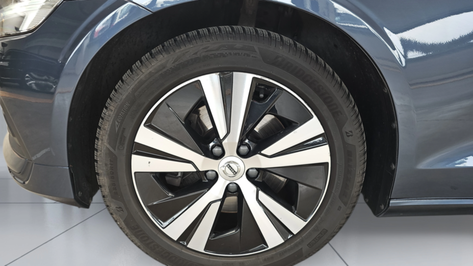 VOLVO V60 V60 B3 B Momentum Pro aut