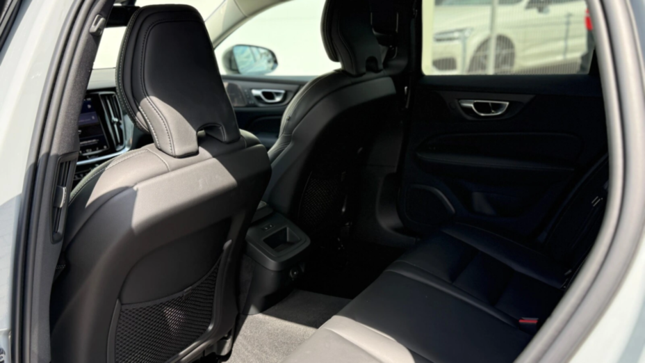 VOLVO V60 V60 B4 B Plus Dark aut