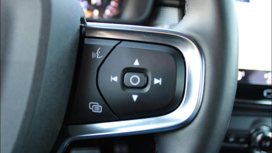 VOLVO XC40 XC40 B4 B R-Design aut
