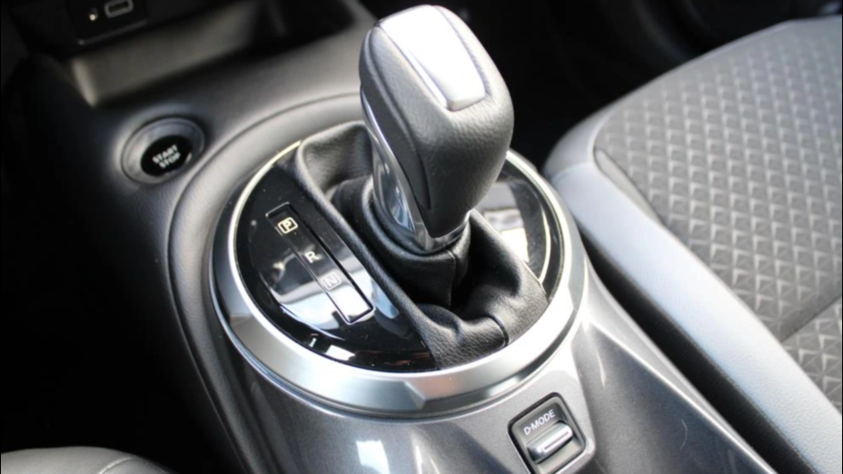 NISSAN Juke Juke 1.6 Hybrid N-Connecta AMT