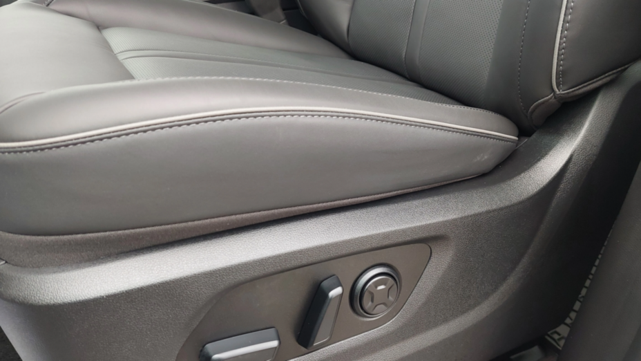 HYUNDAI Staria Staria 1.6 T-GDI HEV Luxury aut Nowy