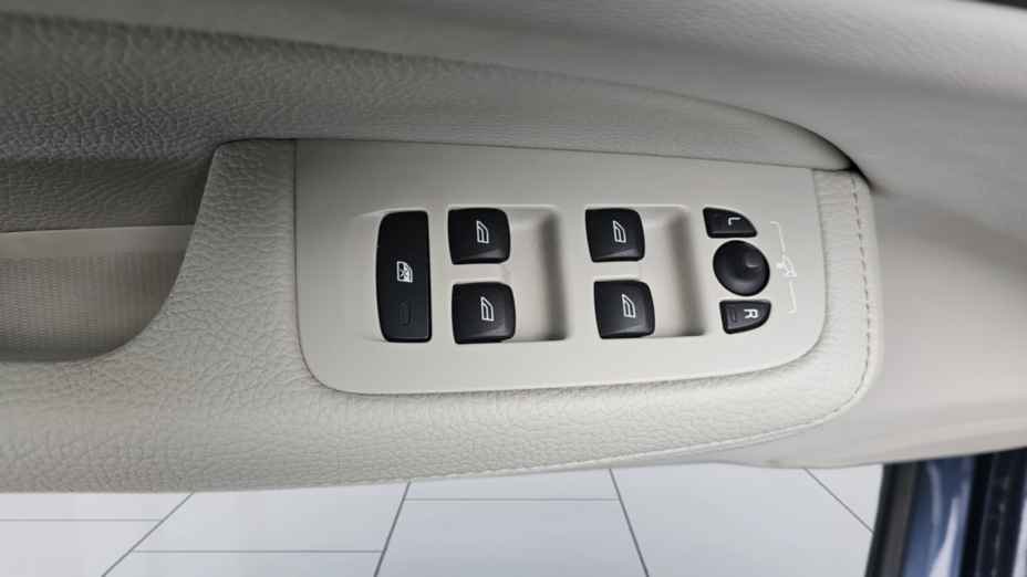 VOLVO V60 V60 B3 B Momentum Pro aut