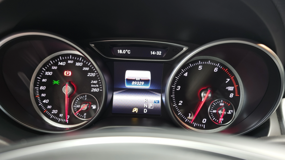MERCEDES-BENZ GLA GLA 200 7G-DCT Urban