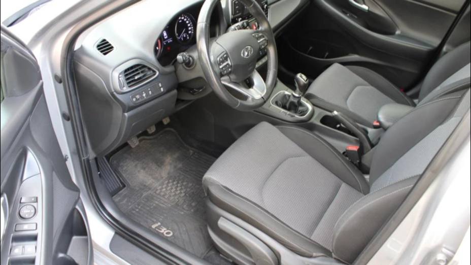 HYUNDAI i30 i30 1.5 DPI Classic +