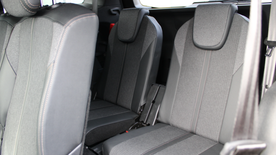 PEUGEOT 5008 5008 1.6 PureTech GT Line S&S EAT8