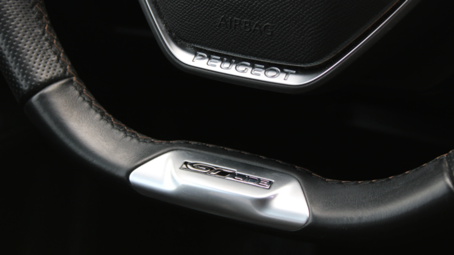 PEUGEOT 5008 5008 1.6 PureTech GT Line S&S EAT8