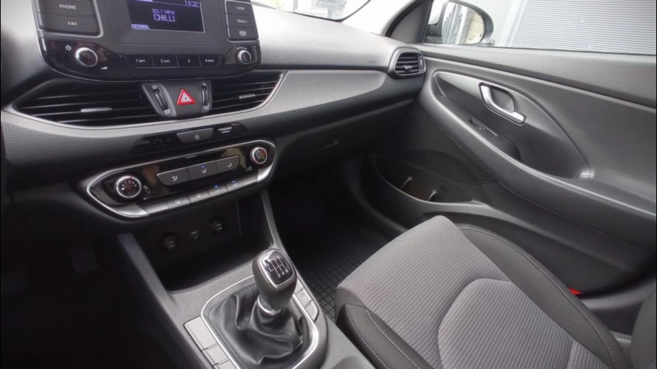 HYUNDAI i30 i30 1.5 DPI Classic +