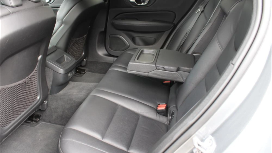 VOLVO V60 V60 B4 B Momentum Pro aut