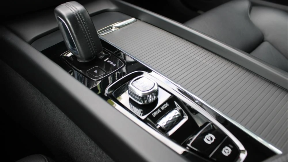 VOLVO V60 V60 B4 B Momentum Pro aut