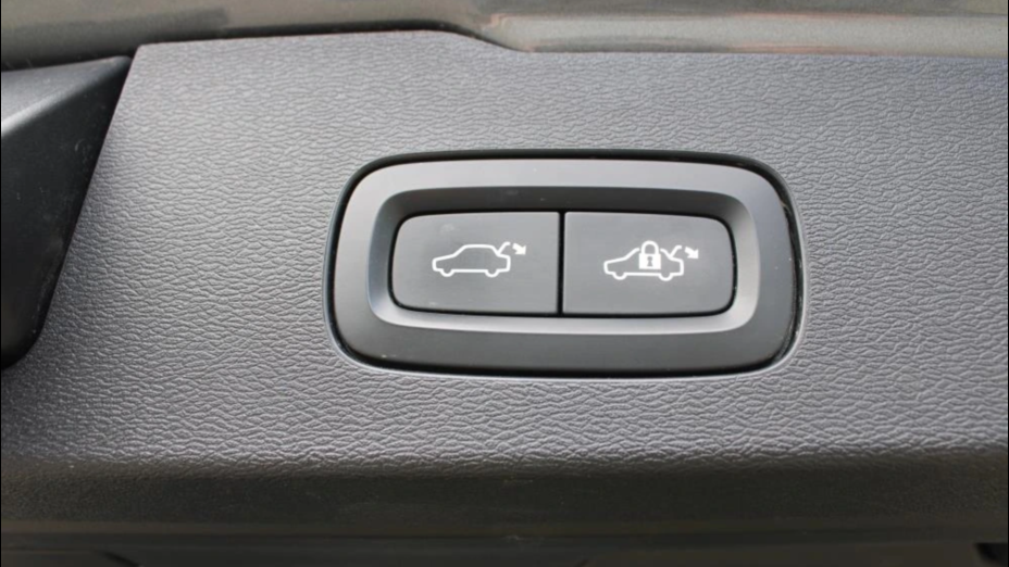 VOLVO V60 V60 B4 B Momentum Pro aut
