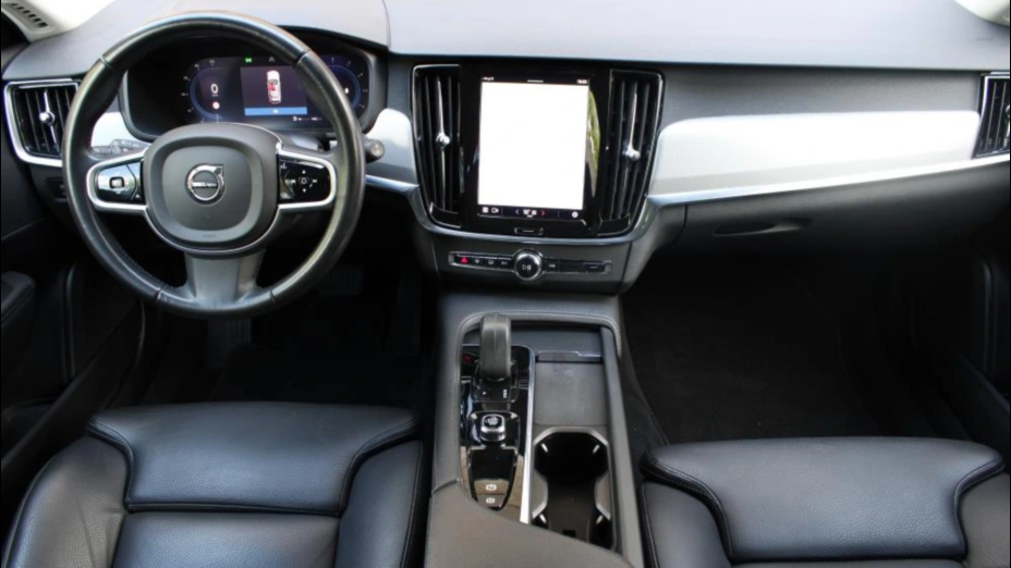 VOLVO V90 V90 B4 D Momentum aut