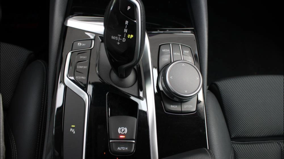BMW Seria 5 520d xDrive Sport Line sport-aut