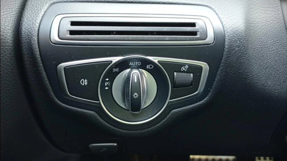MERCEDES-BENZ C Klasa C 220 d 9G-TRONIC