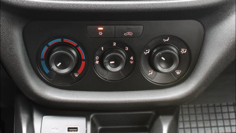 FIAT Doblo Cargo/Van Doblo Kombi Maxi 1.6 MJ Active