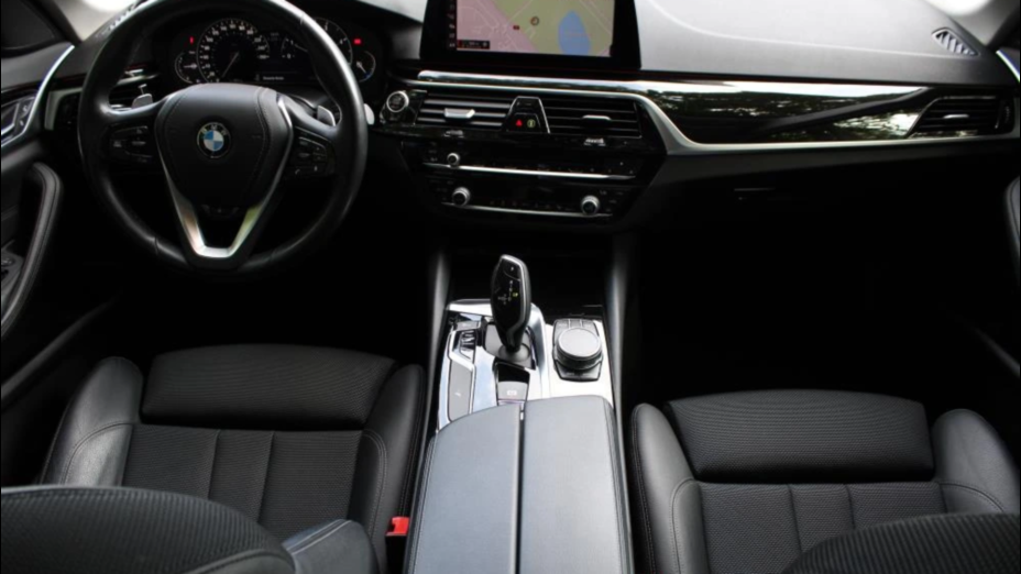 BMW Seria 5 520d xDrive Sport Line sport-aut
