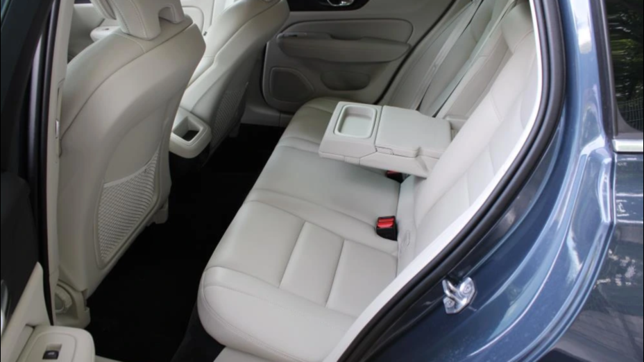 VOLVO V60 V60 D3 Momentum Pro aut