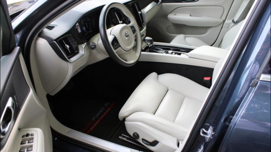 VOLVO V60 V60 D3 Momentum Pro aut