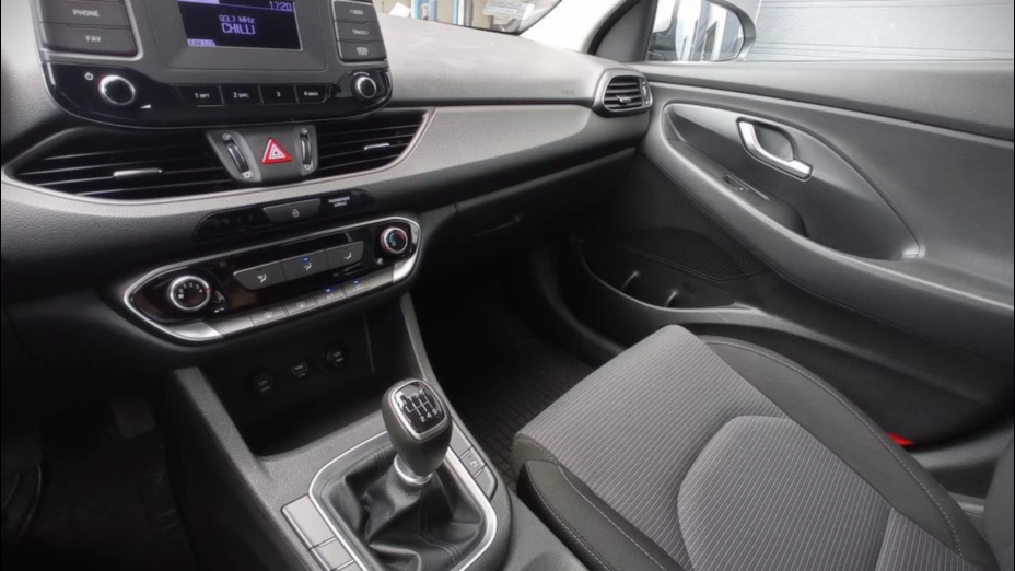 HYUNDAI i30 i30 1.5 DPI Classic +