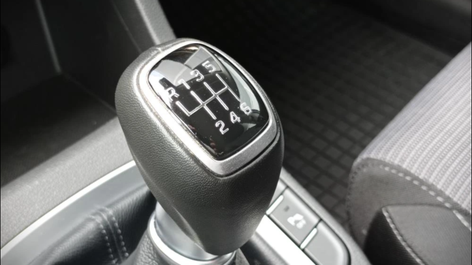 HYUNDAI i30 i30 1.5 DPI Classic +
