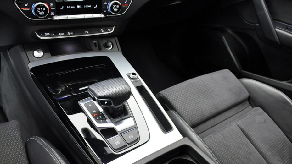 AUDI Q5 Q5 45 TFSI mHEV Quattro S Line S tronic