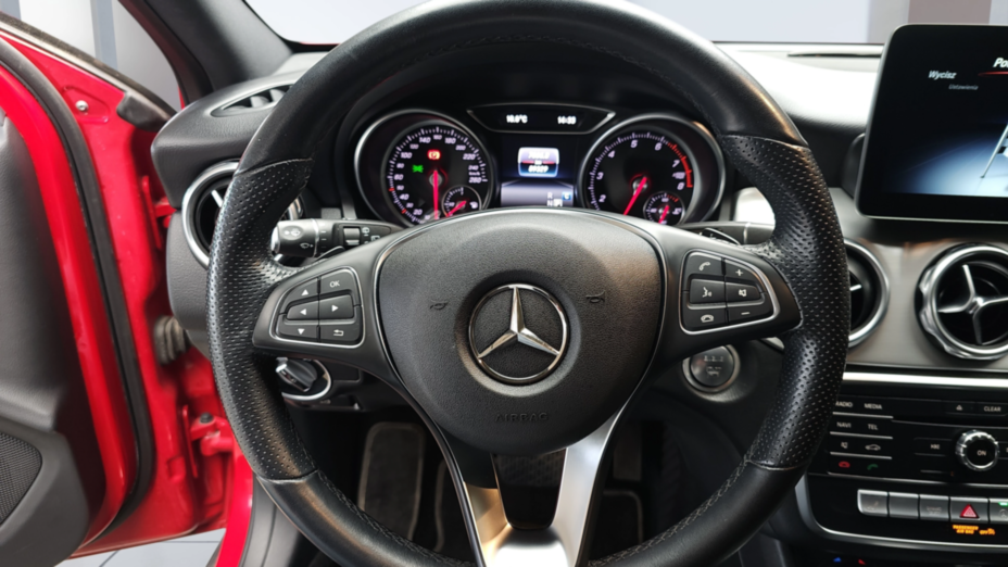 MERCEDES-BENZ GLA GLA 200 7G-DCT Urban