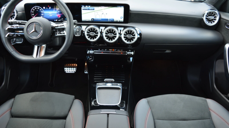 MERCEDES-BENZ A Klasa A 200 7G-DCT