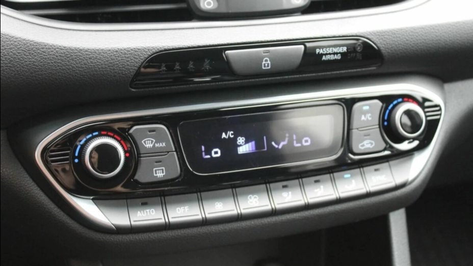 HYUNDAI i30 i30 1.0 T-GDI Smart