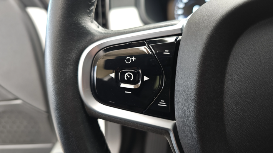 VOLVO V90 V90 B5 D AWD Momentum Pro aut