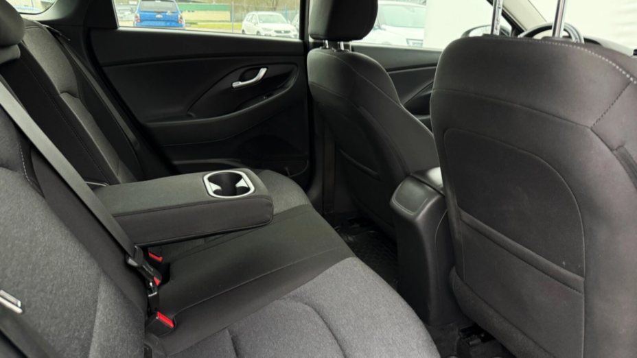 HYUNDAI i30 i30 1.0 T-GDI Smart DCT