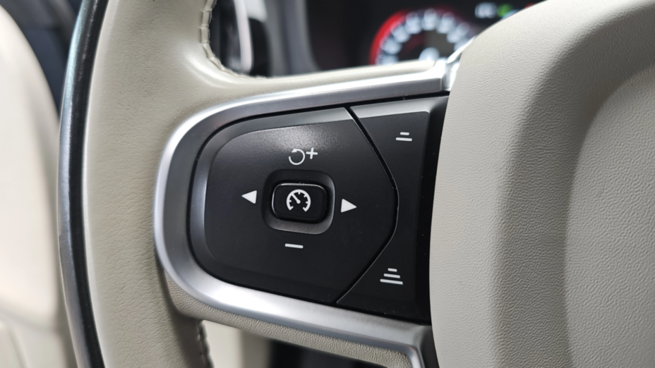 VOLVO V60 V60 B3 B Momentum Pro aut