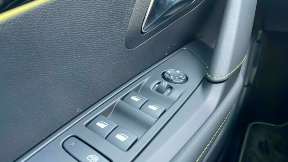 PEUGEOT 208 e-208 51kWh GT Nowy