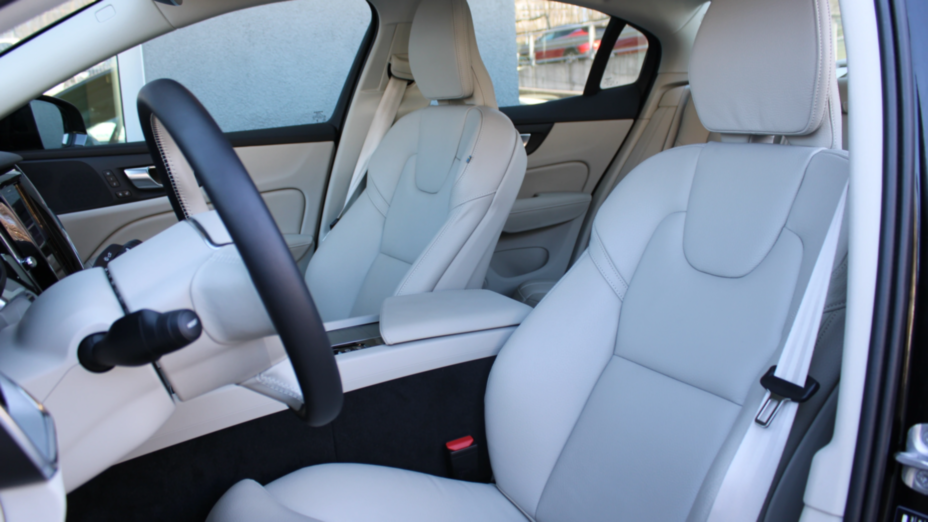 VOLVO S60 S60 B5 B AWD Plus Dark aut