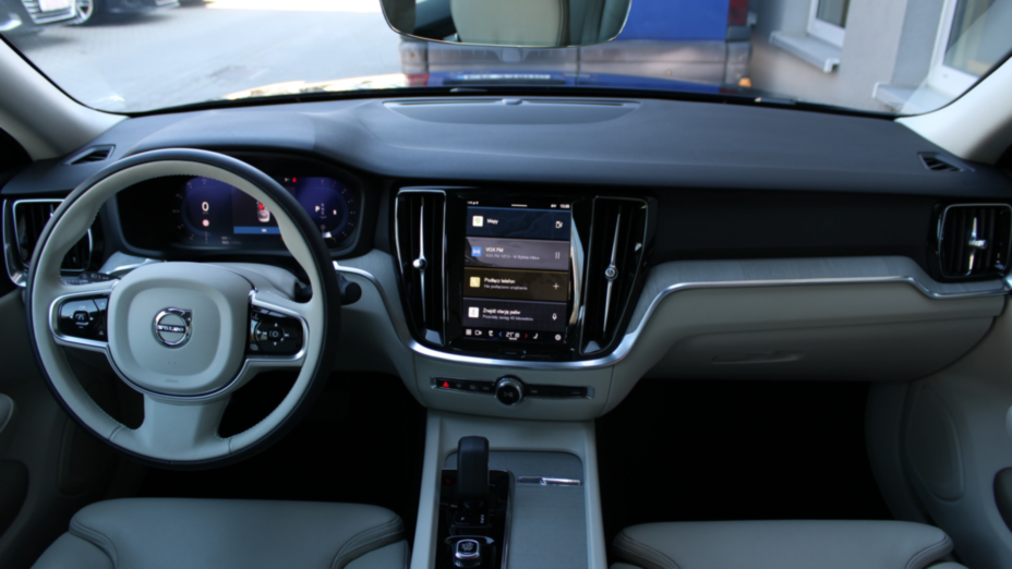 VOLVO S60 S60 B5 B AWD Plus Dark aut